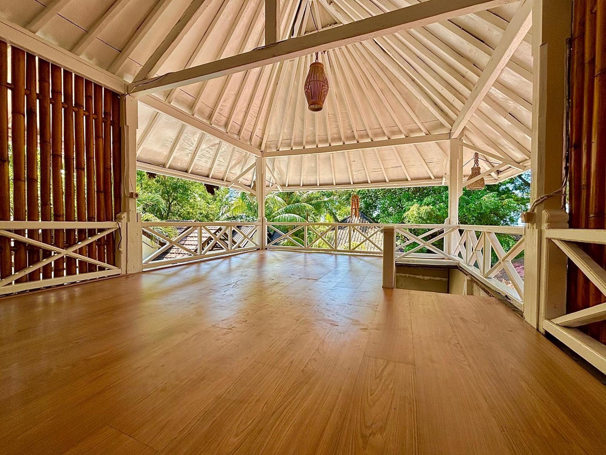 Alibaba Bungalows Гили Еър Екстериор снимка