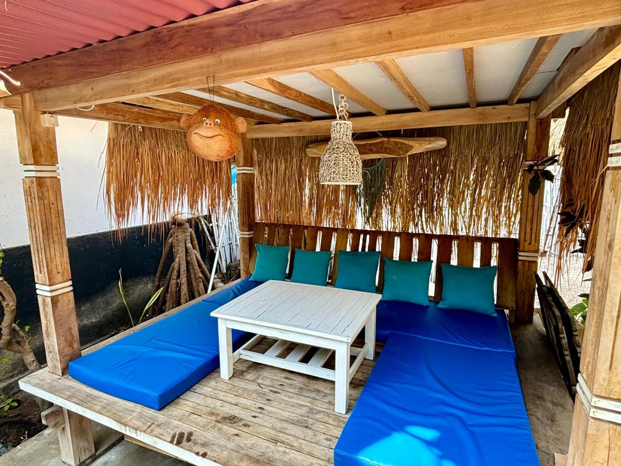 Alibaba Bungalows Гили Еър Екстериор снимка