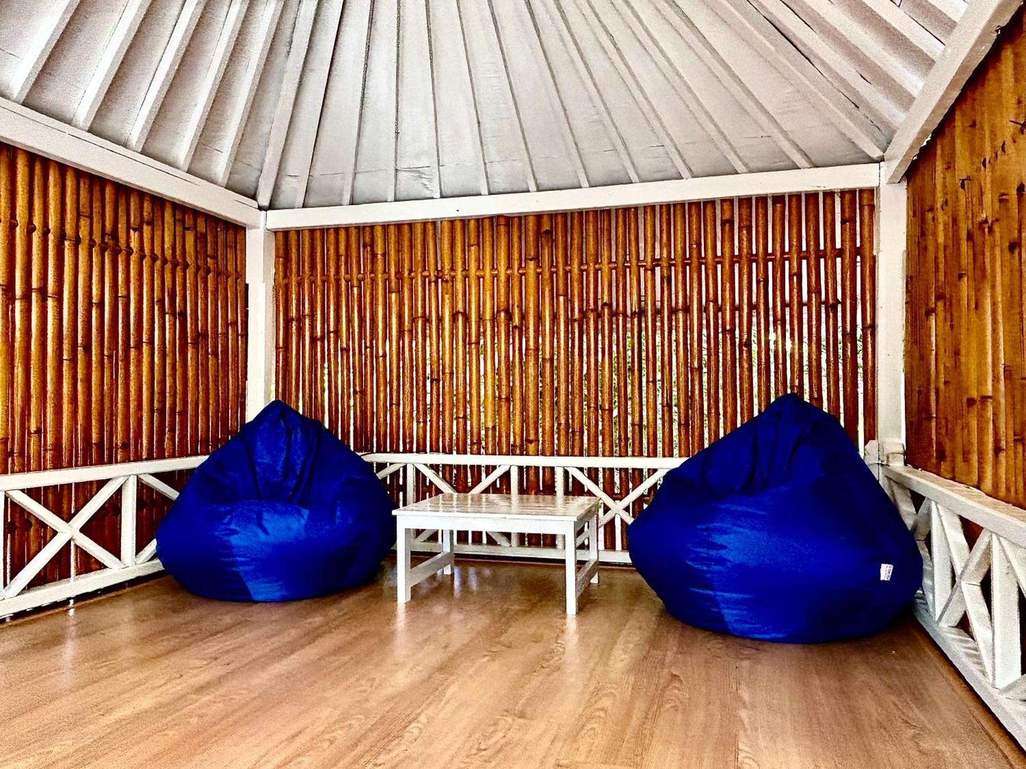 Alibaba Bungalows Гили Еър Екстериор снимка