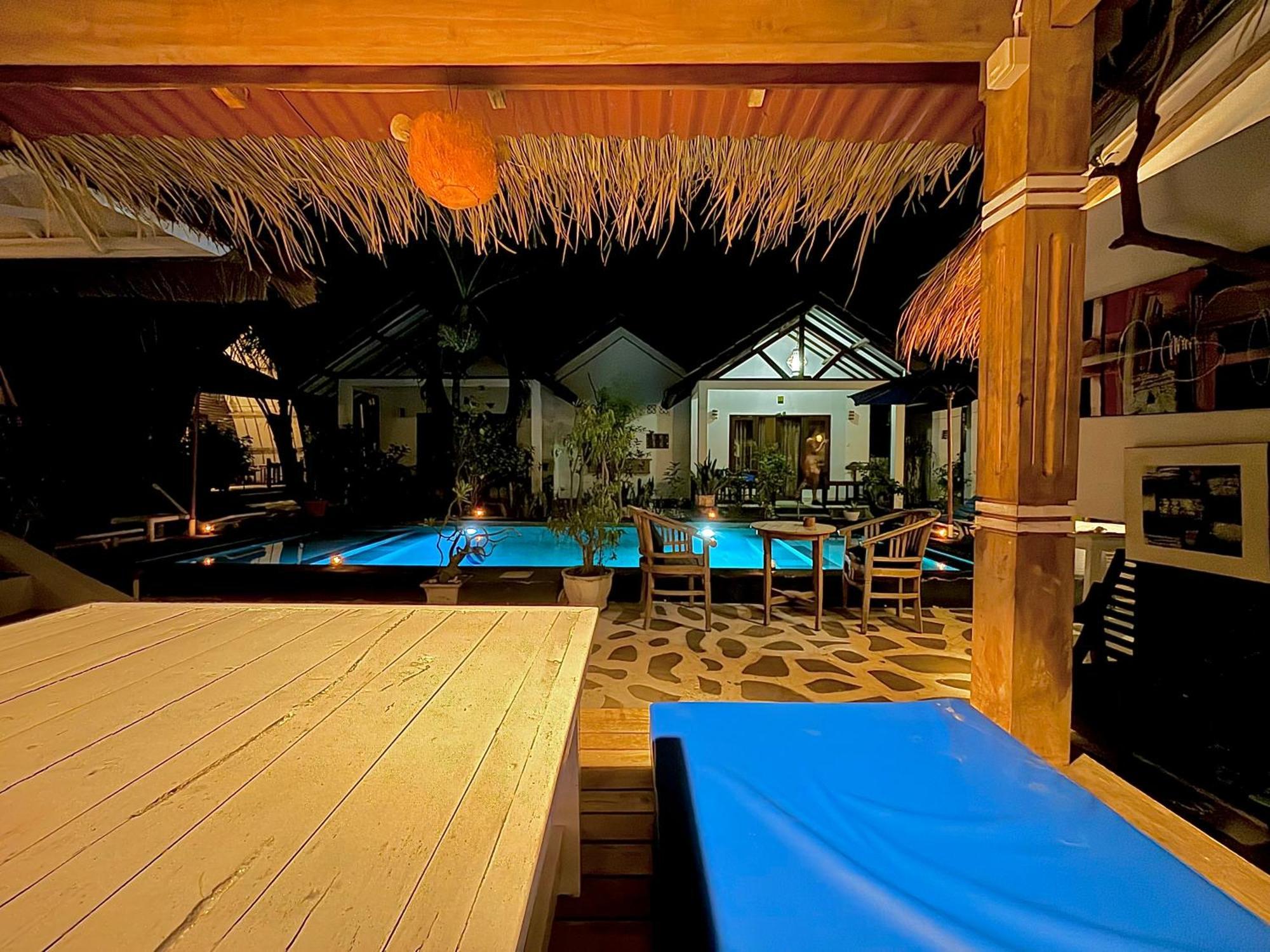 Alibaba Bungalows Гили Еър Екстериор снимка