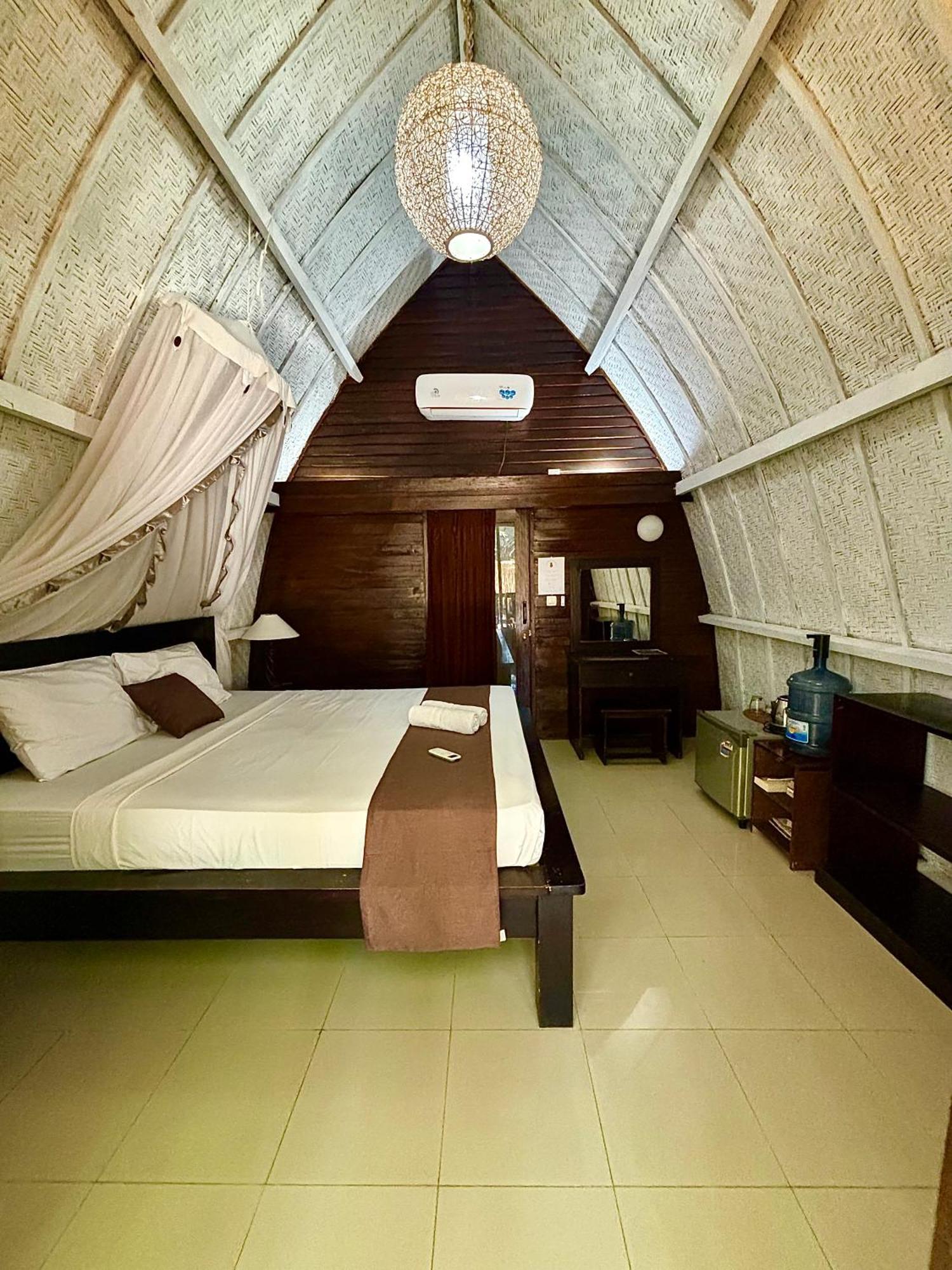 Alibaba Bungalows Гили Еър Екстериор снимка