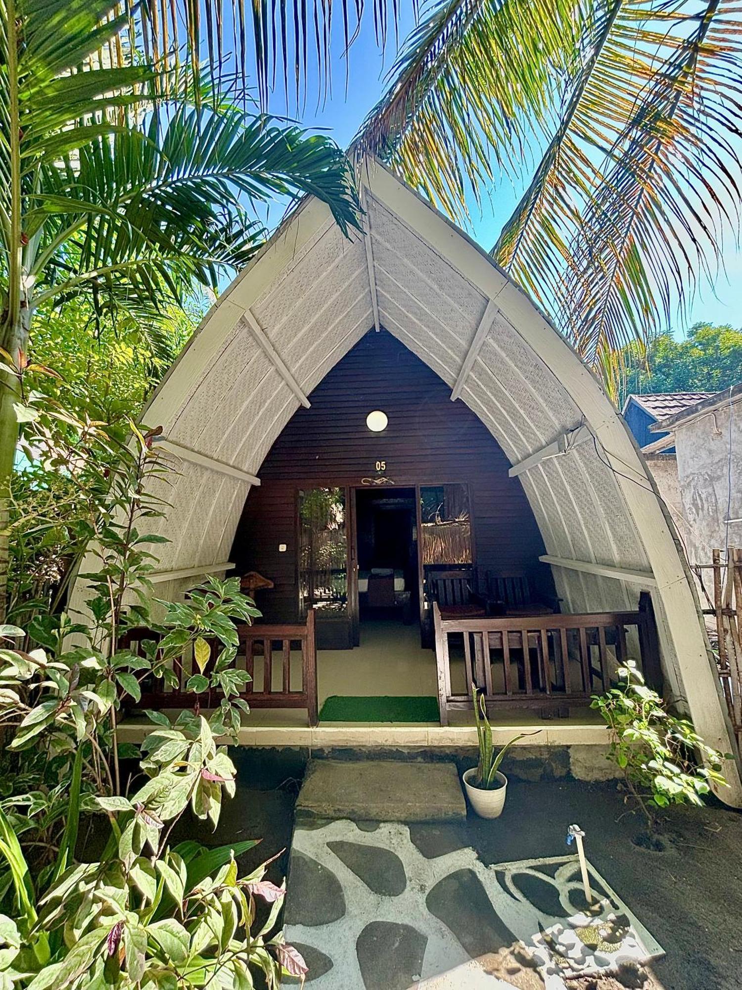 Alibaba Bungalows Гили Еър Екстериор снимка