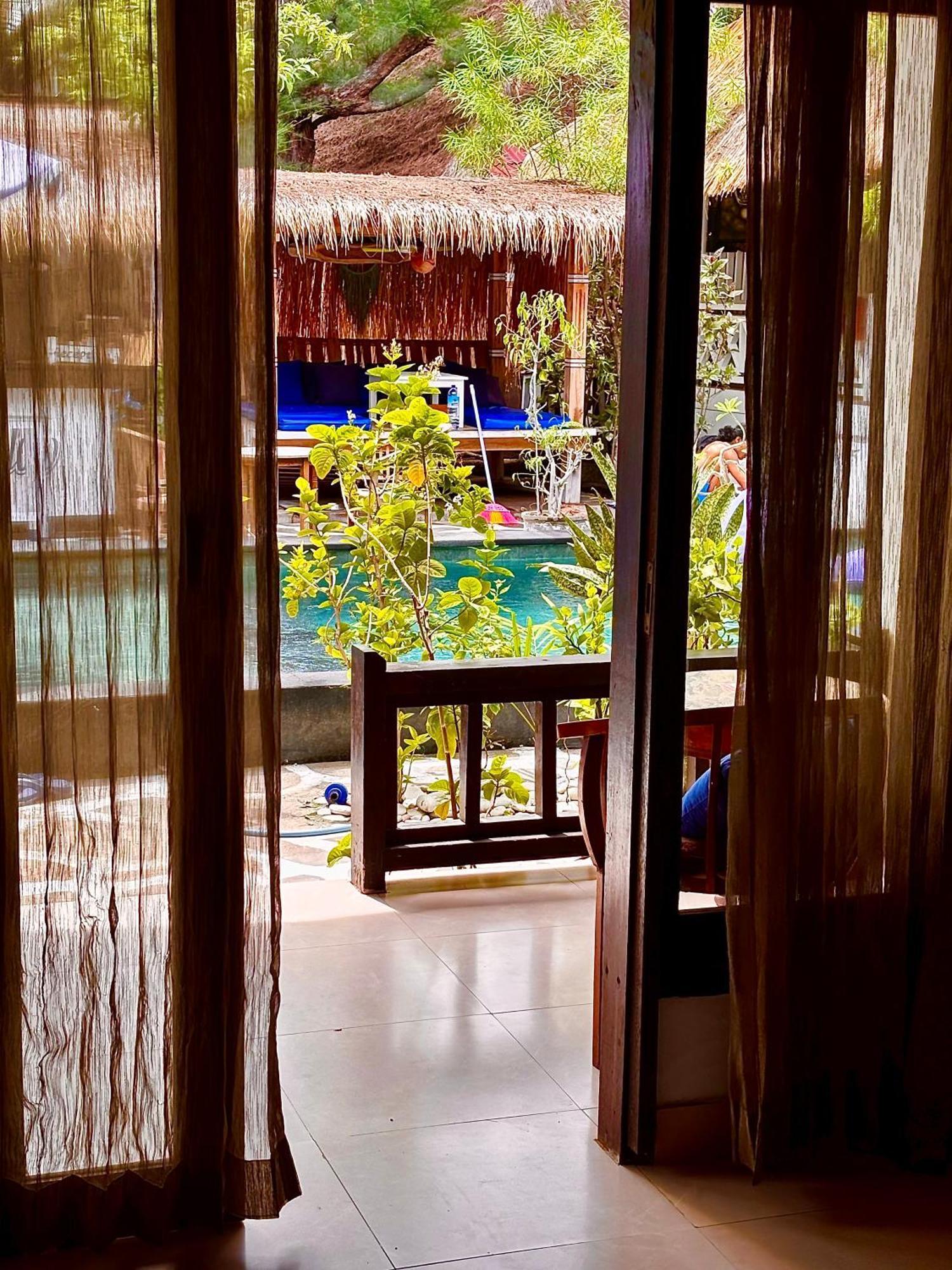 Alibaba Bungalows Гили Еър Екстериор снимка