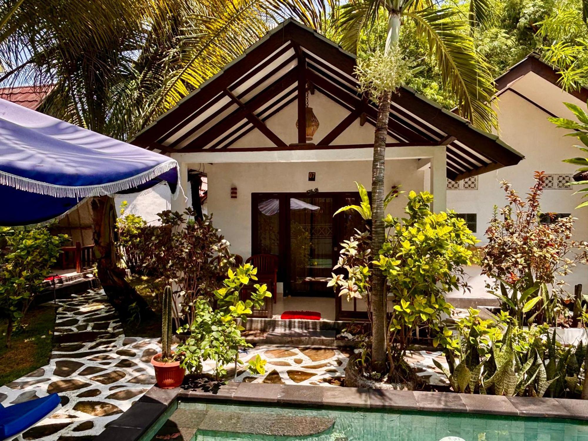 Alibaba Bungalows Гили Еър Екстериор снимка